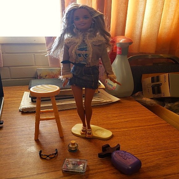 Retired 20/01 Vintage California Girl So Excellent Earrings Barbie - Picture 1 of 2